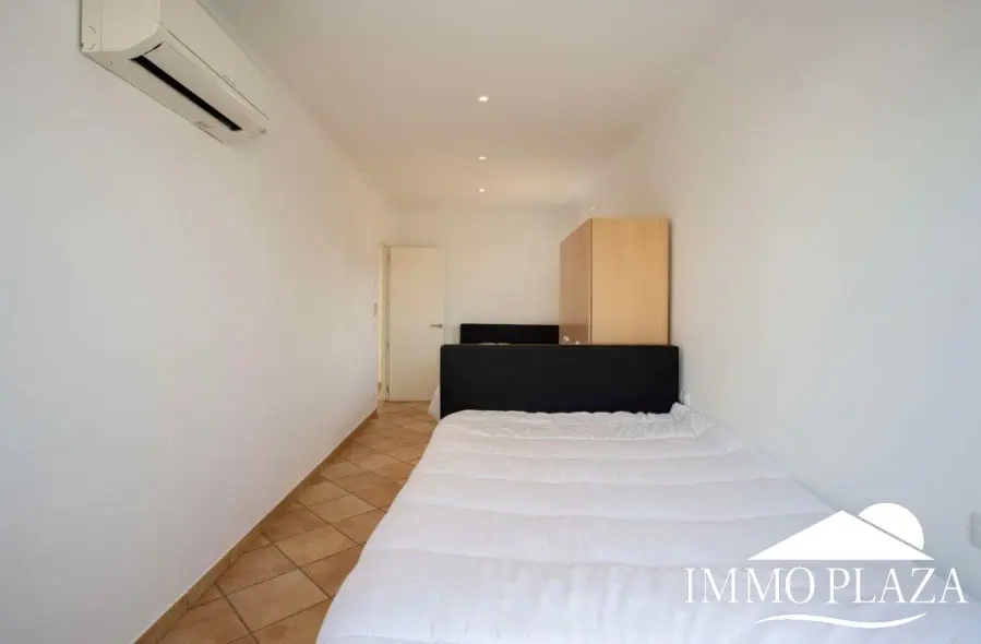 Magnifique villa résidentielle typique espagnole – 4 chambres – garage – piscine – vue sur les canaux d’Empuriabrava