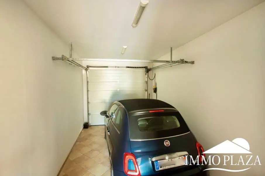 Magnifique villa résidentielle typique espagnole – 4 chambres – garage – piscine – vue sur les canaux d’Empuriabrava