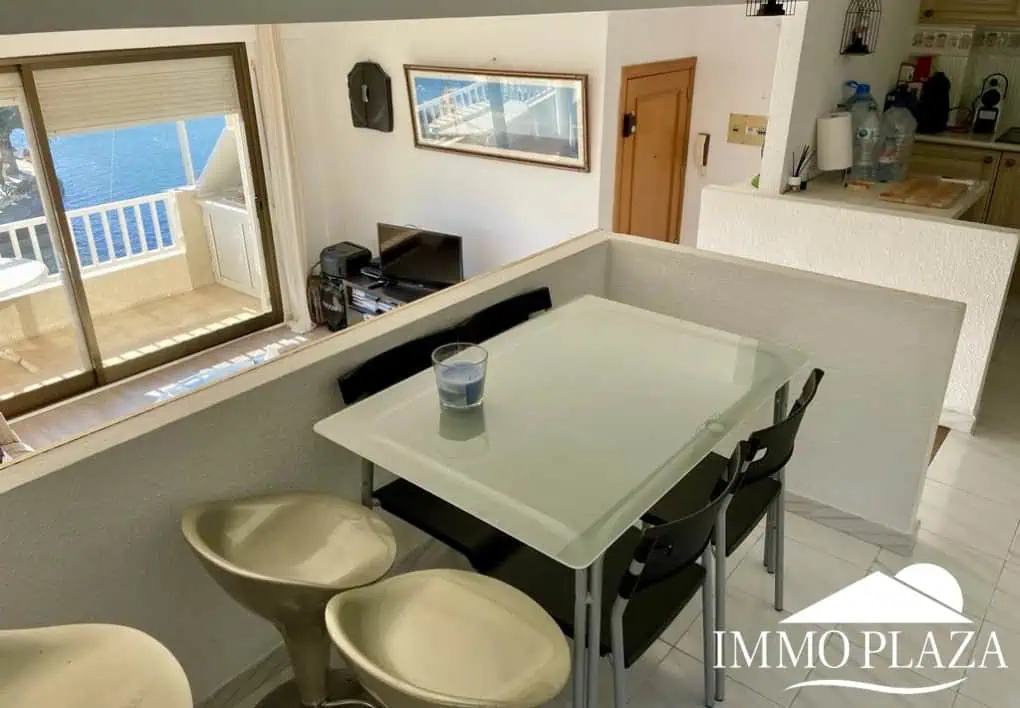 RESERVED – Spacious corner Penthouse with a 90m2 roof terrace with sea and canal views in Empuriabrava