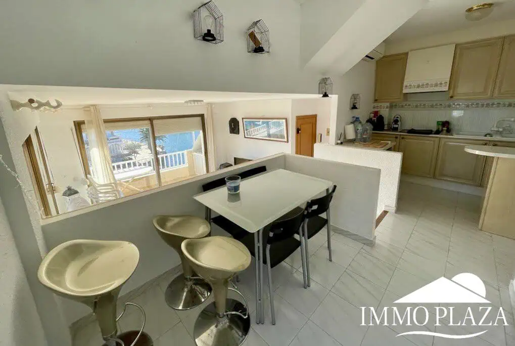RESERVED – Spacious corner Penthouse with a 90m2 roof terrace with sea and canal views in Empuriabrava