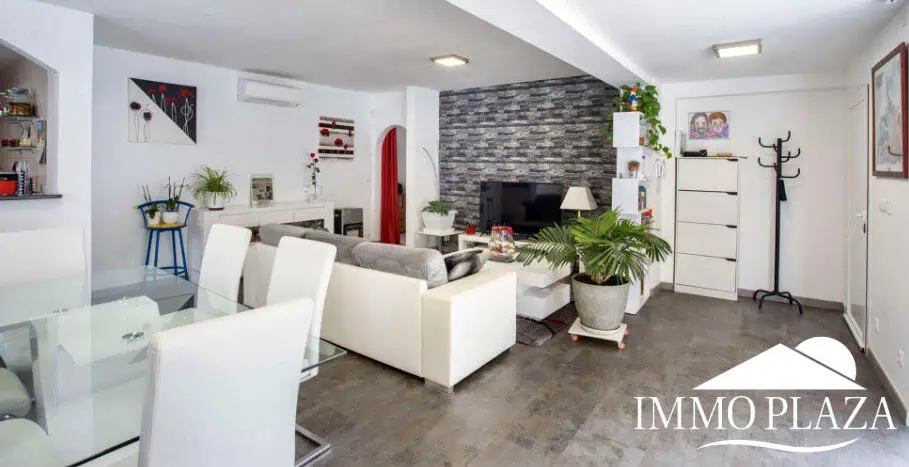 Mooie gerenoveerde gelijkvloerse villa – 3 slaapkamers – 2 badkamers – garage – Empuriabrava