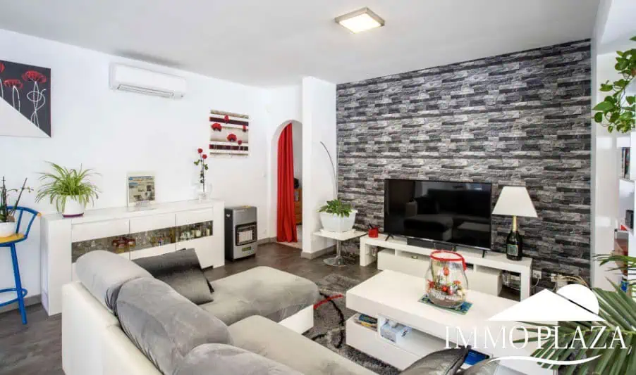 Mooie gerenoveerde gelijkvloerse villa – 3 slaapkamers – 2 badkamers – garage – Empuriabrava