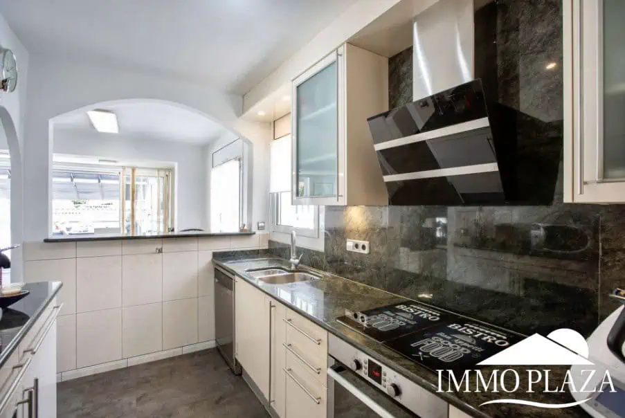 Mooie gerenoveerde gelijkvloerse villa – 3 slaapkamers – 2 badkamers – garage – Empuriabrava