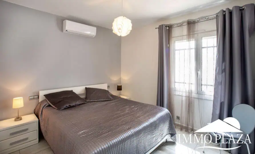 Mooie gerenoveerde gelijkvloerse villa – 3 slaapkamers – 2 badkamers – garage – Empuriabrava