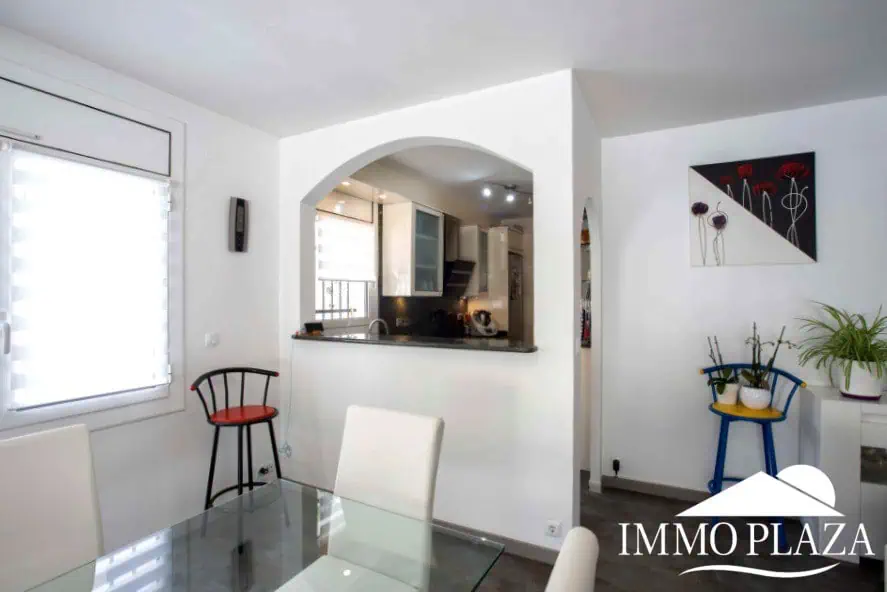Mooie gerenoveerde gelijkvloerse villa – 3 slaapkamers – 2 badkamers – garage – Empuriabrava