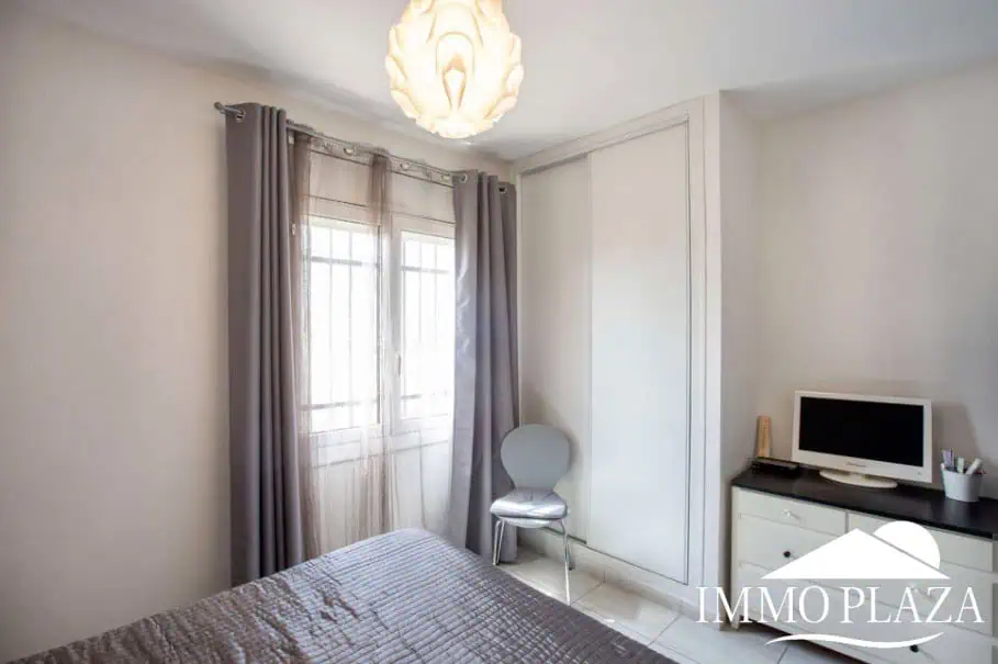 Mooie gerenoveerde gelijkvloerse villa – 3 slaapkamers – 2 badkamers – garage – Empuriabrava