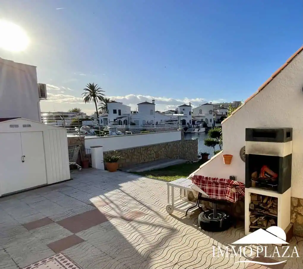 31102023173322_3486_IPH77 RESERVED! Beautiful single storey house, very sunny, 15m mooring, wide canal, 4 private parking spaces, pool possible!