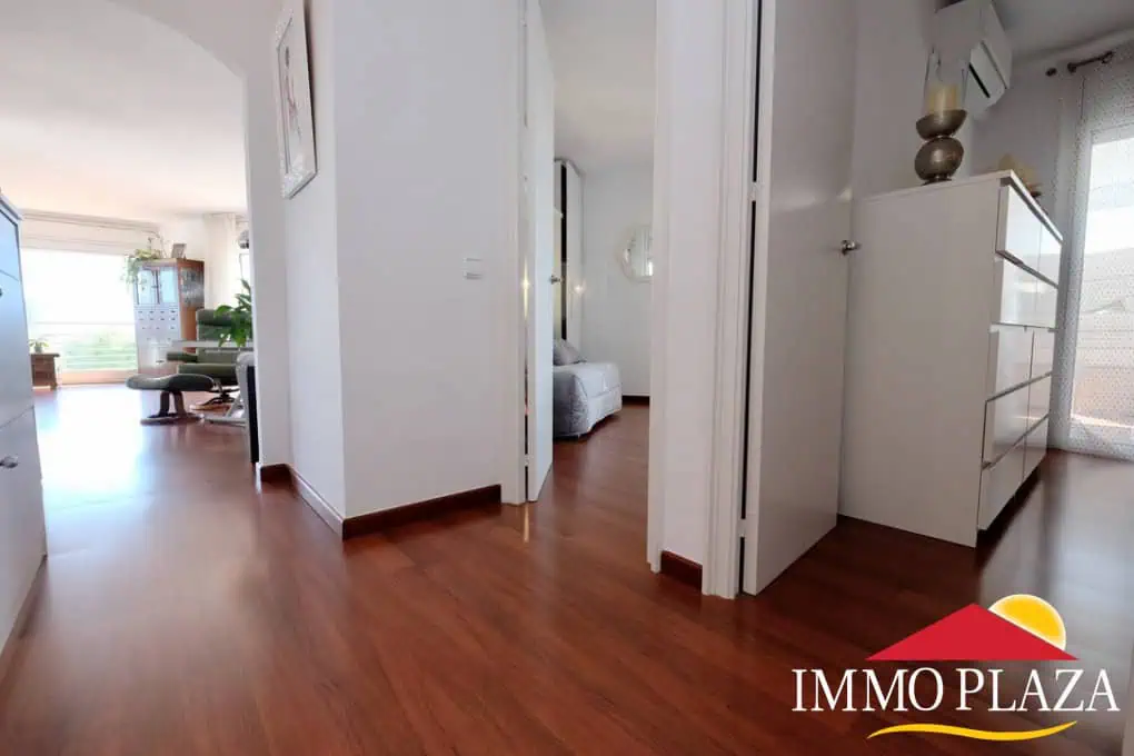 Beautiful and spacious apartment near the beach – 2 bedrooms – 45m2 terrace – Center of Empuriabrava, Costa Brava
