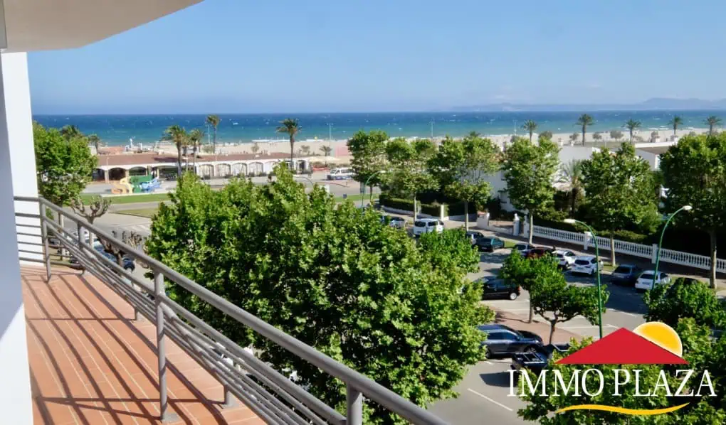 Beautiful and spacious apartment near the beach – 2 bedrooms – 45m2 terrace – Center of Empuriabrava, Costa Brava