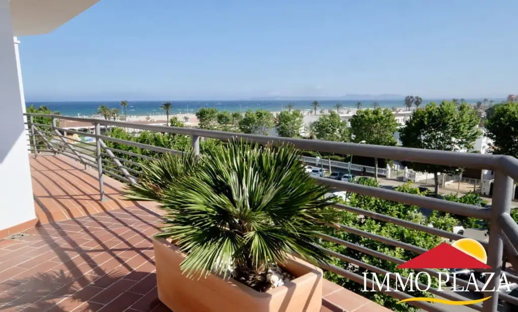 Beautiful and spacious apartment near the beach – 2 bedrooms – 45m2 terrace – Center of Empuriabrava, Costa Brava