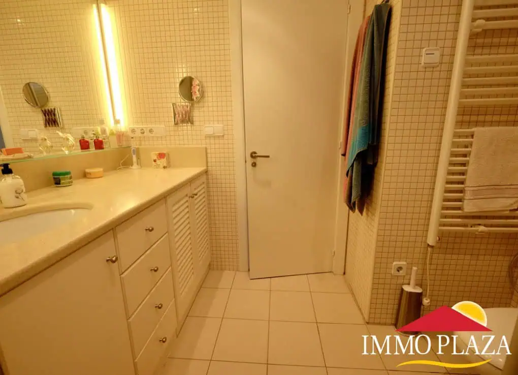Beautiful and spacious apartment near the beach – 2 bedrooms – 45m2 terrace – Center of Empuriabrava, Costa Brava