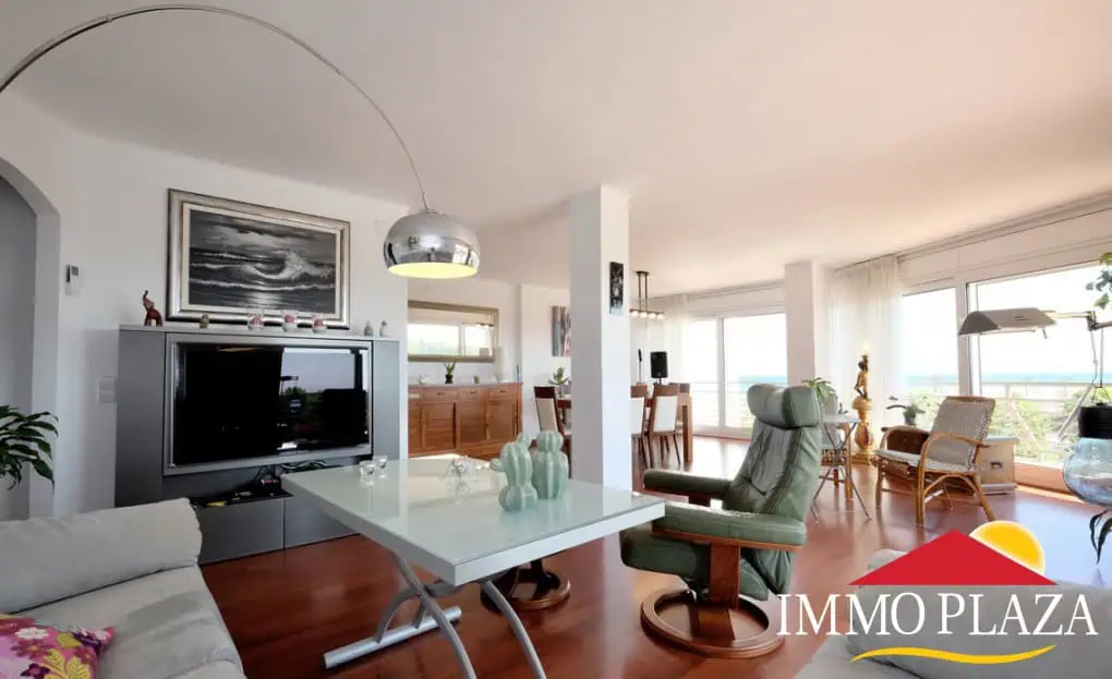Beautiful and spacious apartment near the beach – 2 bedrooms – 45m2 terrace – Center of Empuriabrava, Costa Brava
