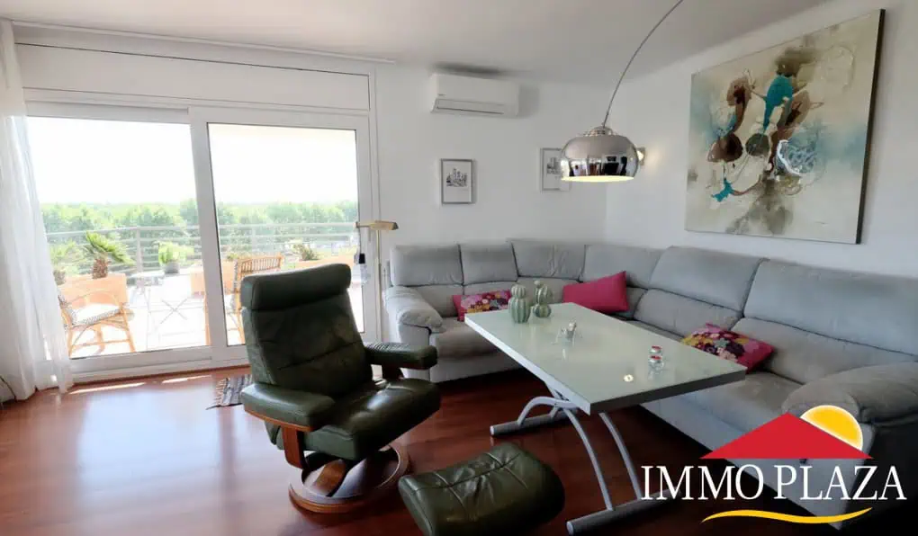 Beautiful and spacious apartment near the beach – 2 bedrooms – 45m2 terrace – Center of Empuriabrava, Costa Brava