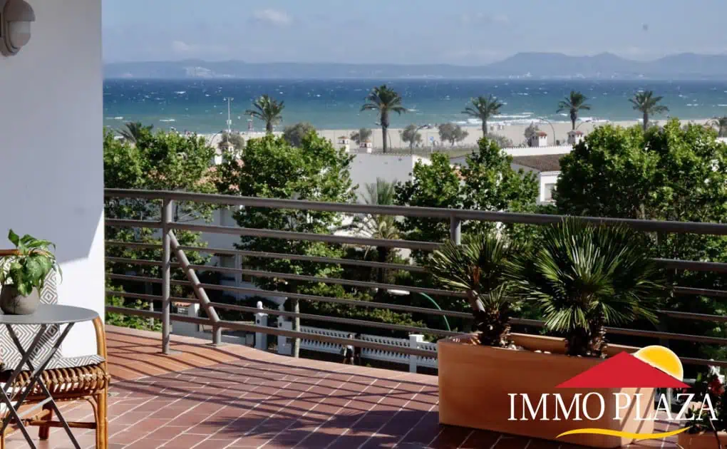 Beautiful and spacious apartment near the beach – 2 bedrooms – 45m2 terrace – Center of Empuriabrava, Costa Brava