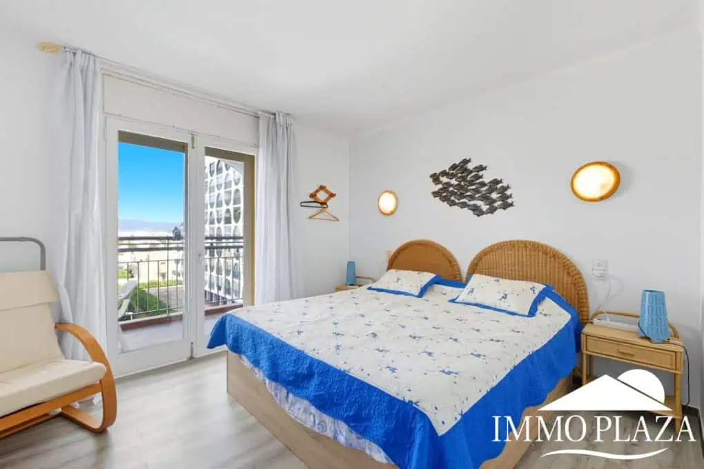 Spacious apartment with sea and canal views, 2 terraces and 2nd line of sea Empuriabrava – Costa Brava