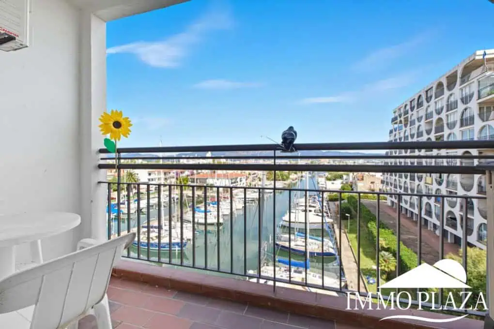 Spacious apartment with sea and canal views, 2 terraces and 2nd line of sea Empuriabrava – Costa Brava
