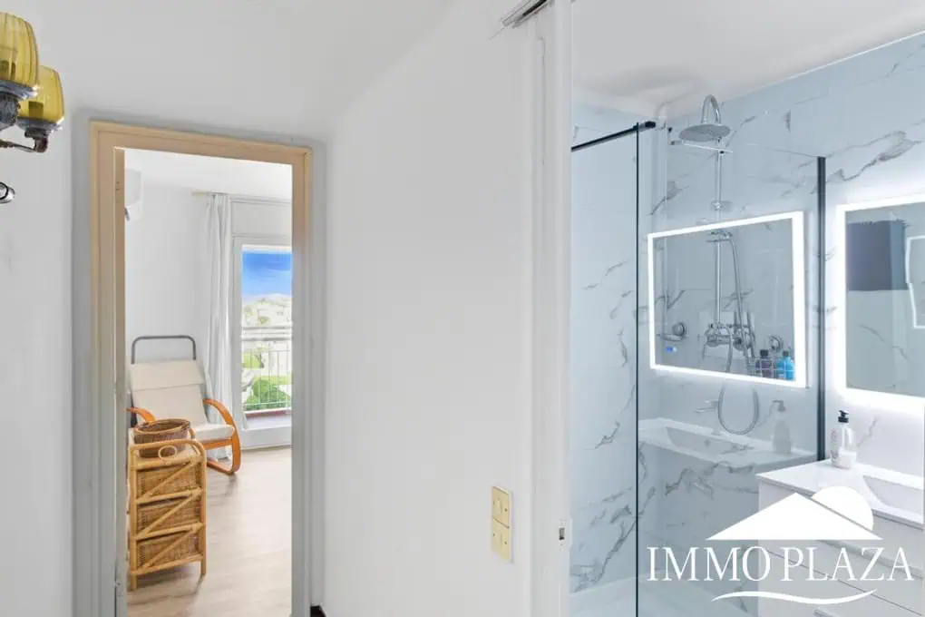 Spacious apartment with sea and canal views, 2 terraces and 2nd line of sea Empuriabrava – Costa Brava