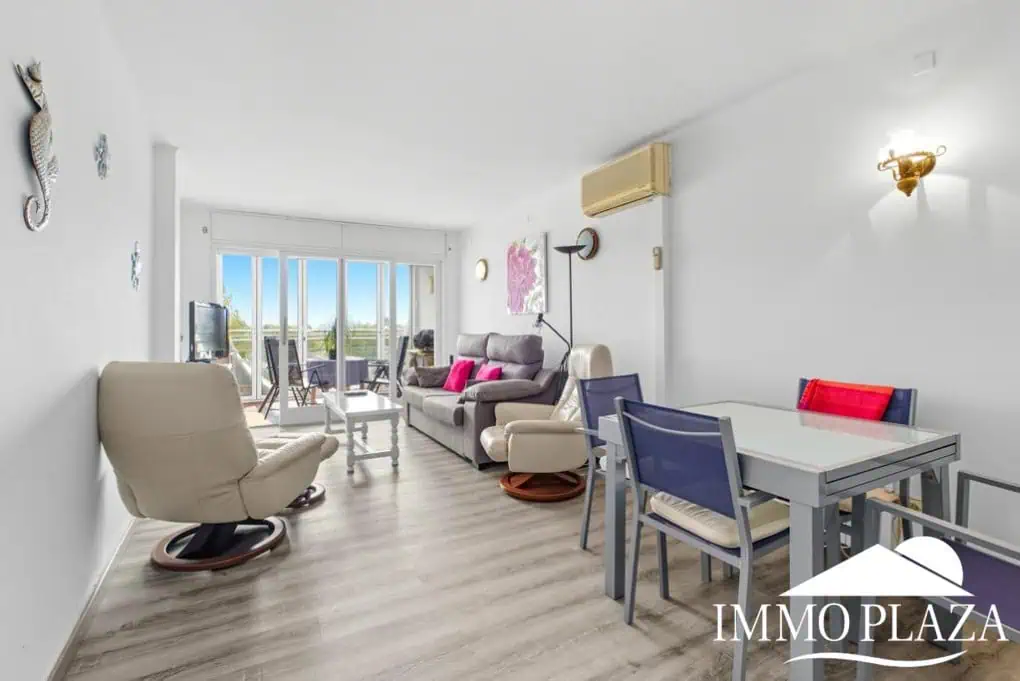 Spacious apartment with sea and canal views, 2 terraces and 2nd line of sea Empuriabrava – Costa Brava