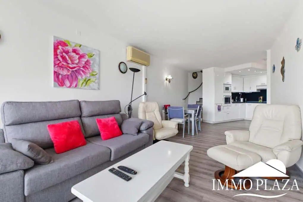 Spacious apartment with sea and canal views, 2 terraces and 2nd line of sea Empuriabrava – Costa Brava