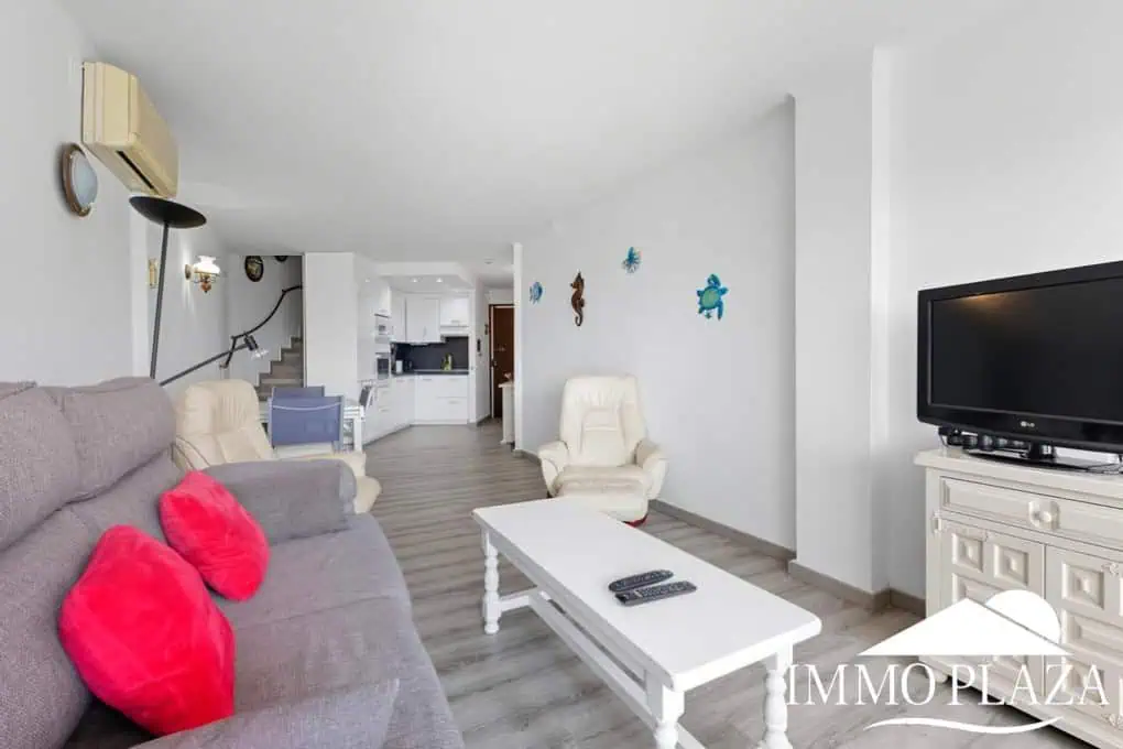 Spacious apartment with sea and canal views, 2 terraces and 2nd line of sea Empuriabrava – Costa Brava