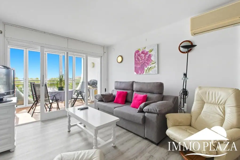 Spacious apartment with sea and canal views, 2 terraces and 2nd line of sea Empuriabrava – Costa Brava