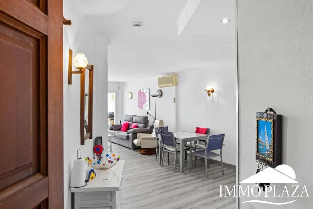 Spacious apartment with sea and canal views, 2 terraces and 2nd line of sea Empuriabrava – Costa Brava