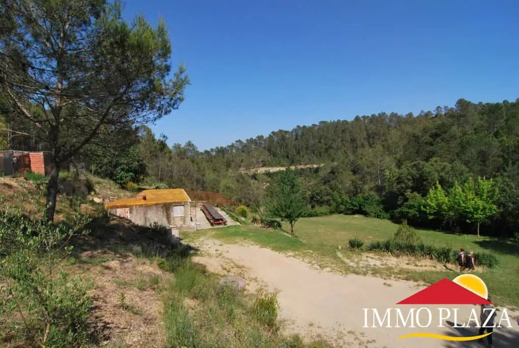 Idyllic valley with ruin, three wells and swimming pool, ideal for camping – Sant Llorenc de la Muga – photo 5