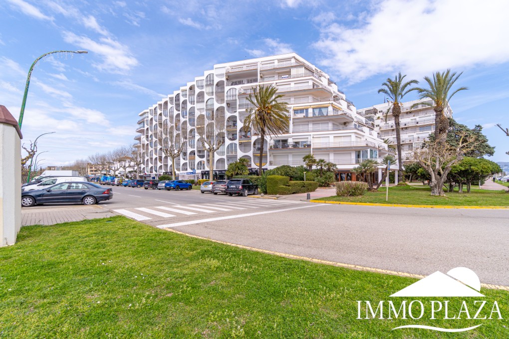 Sea view corner apartment (170m2) next to the beach, in the center of Empuriabrava. TOURIST LICENCE. 2 bedrooms, 60m2 terraces! – photo 7