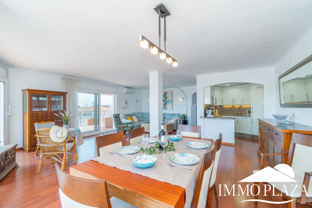 Sea view corner apartment (170m2) next to the beach, in the center of Empuriabrava. TOURIST LICENCE. 2 bedrooms, 60m2 terraces! – photo 4
