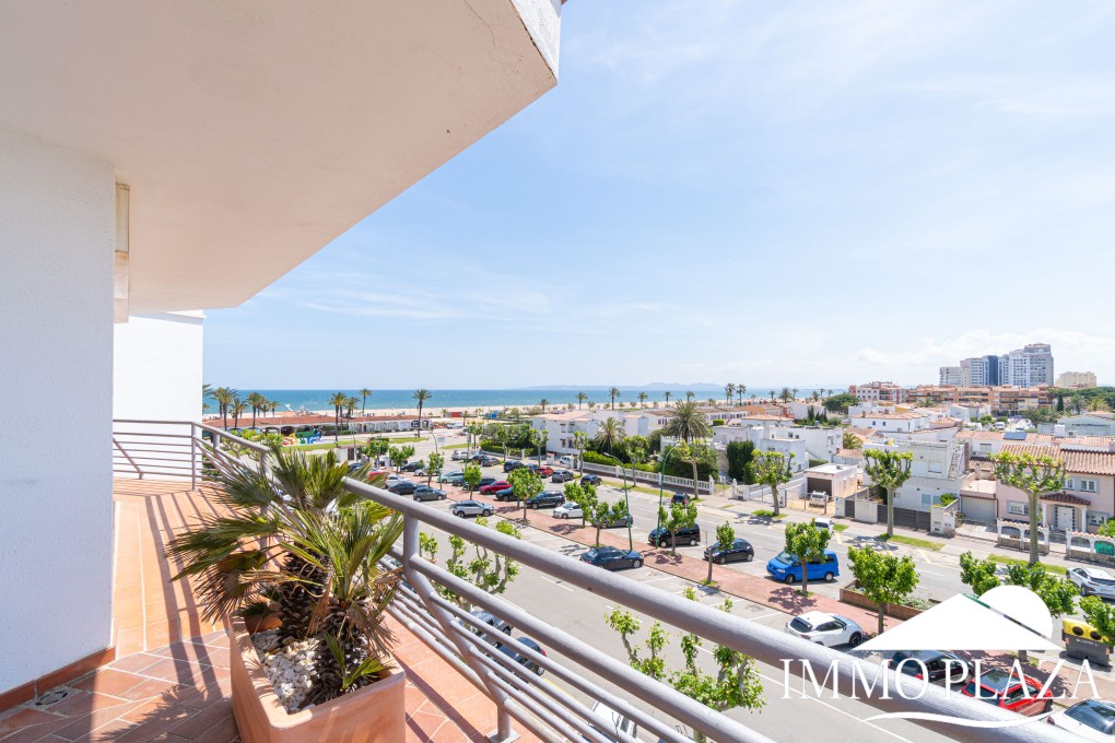 Sea view corner apartment (170m2) next to the beach, in the center of Empuriabrava. TOURIST LICENCE. 2 bedrooms, 60m2 terraces! – photo 13
