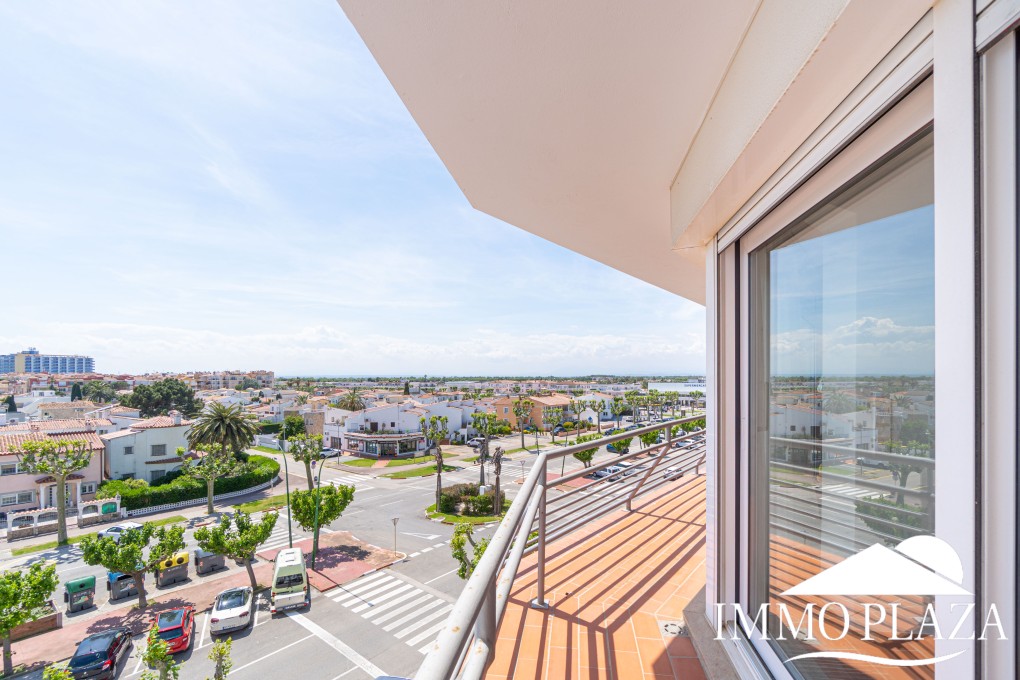 Sea view corner apartment (170m2) next to the beach, in the center of Empuriabrava. TOURIST LICENCE. 2 bedrooms, 60m2 terraces! – photo 34