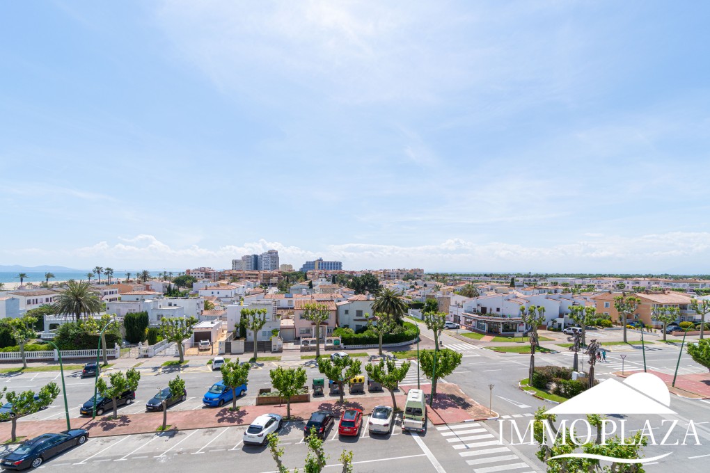 Sea view corner apartment (170m2) next to the beach, in the center of Empuriabrava. TOURIST LICENCE. 2 bedrooms, 60m2 terraces! – photo 35