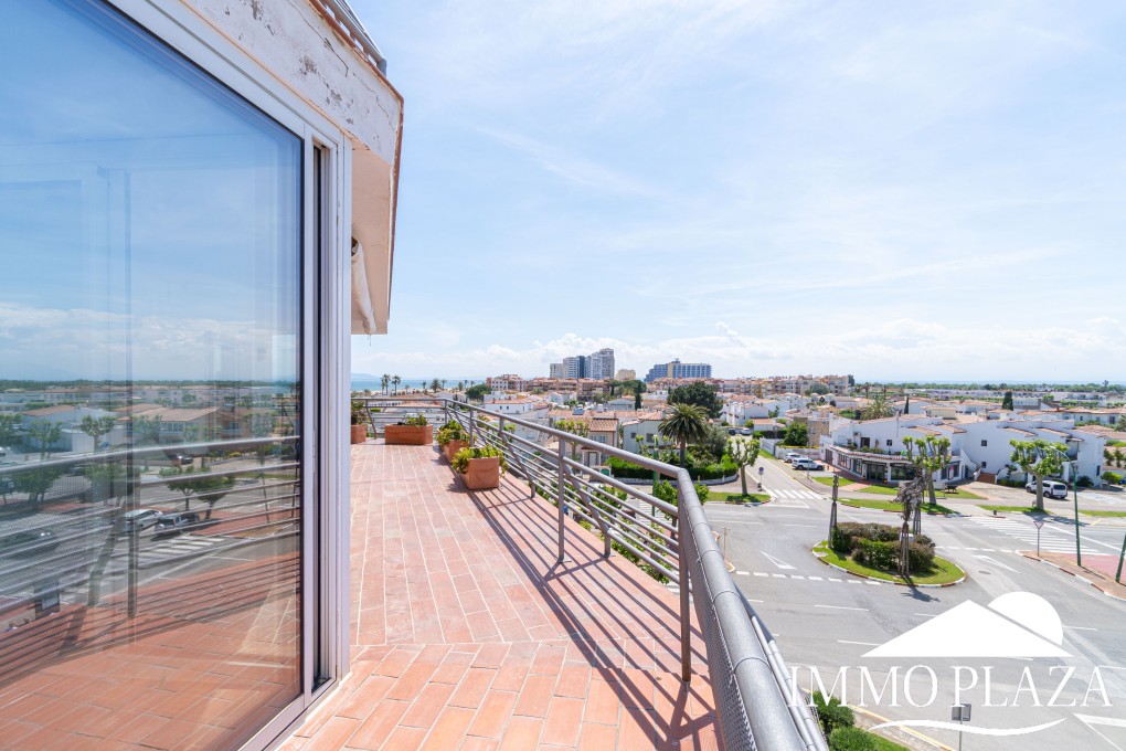 Sea view corner apartment (170m2) next to the beach, in the center of Empuriabrava. TOURIST LICENCE. 2 bedrooms, 60m2 terraces! – photo 37