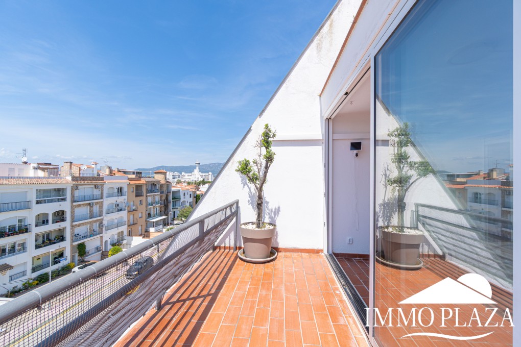 Sea view corner apartment (170m2) next to the beach, in the center of Empuriabrava. TOURIST LICENCE. 2 bedrooms, 60m2 terraces! – photo 20