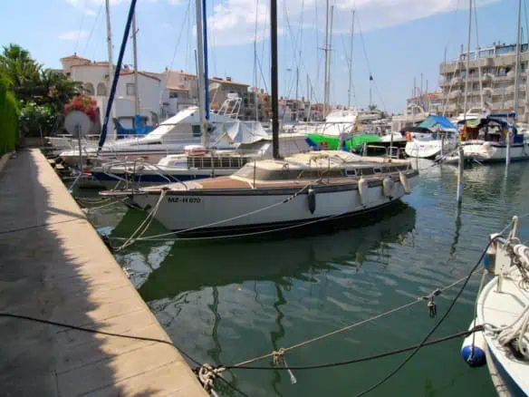 Mooring – berth 10,5 X 3,50M for sailboat or motorboat in Ampuriabrava – Costa Brava – Spain