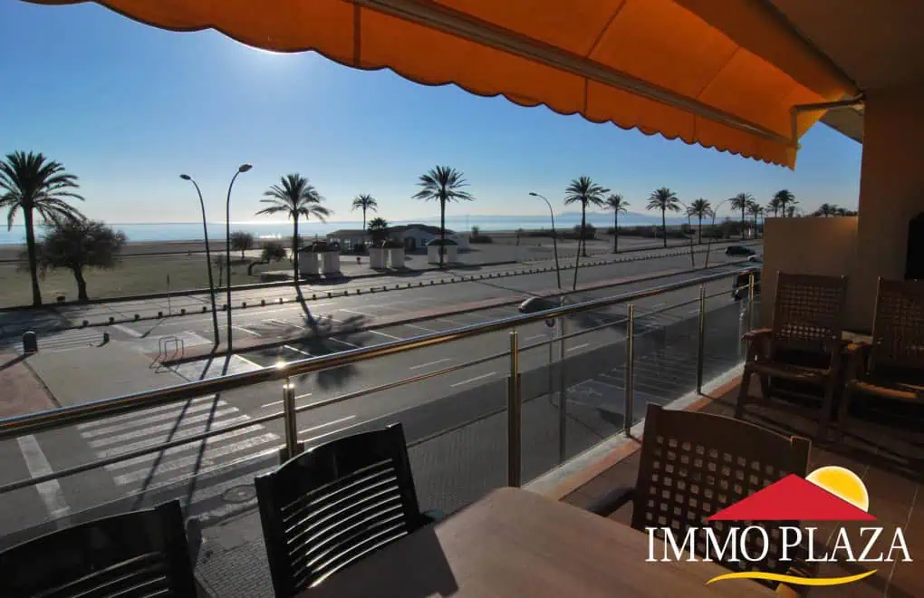 First line apartment, fully furnished and modernly equipped. Rosas Bay – Empuriabrava – photo 2