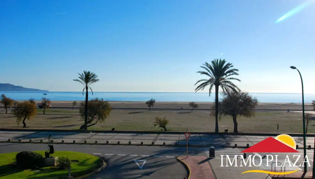 First line apartment, fully furnished and modernly equipped. Rosas Bay – Empuriabrava – photo 3