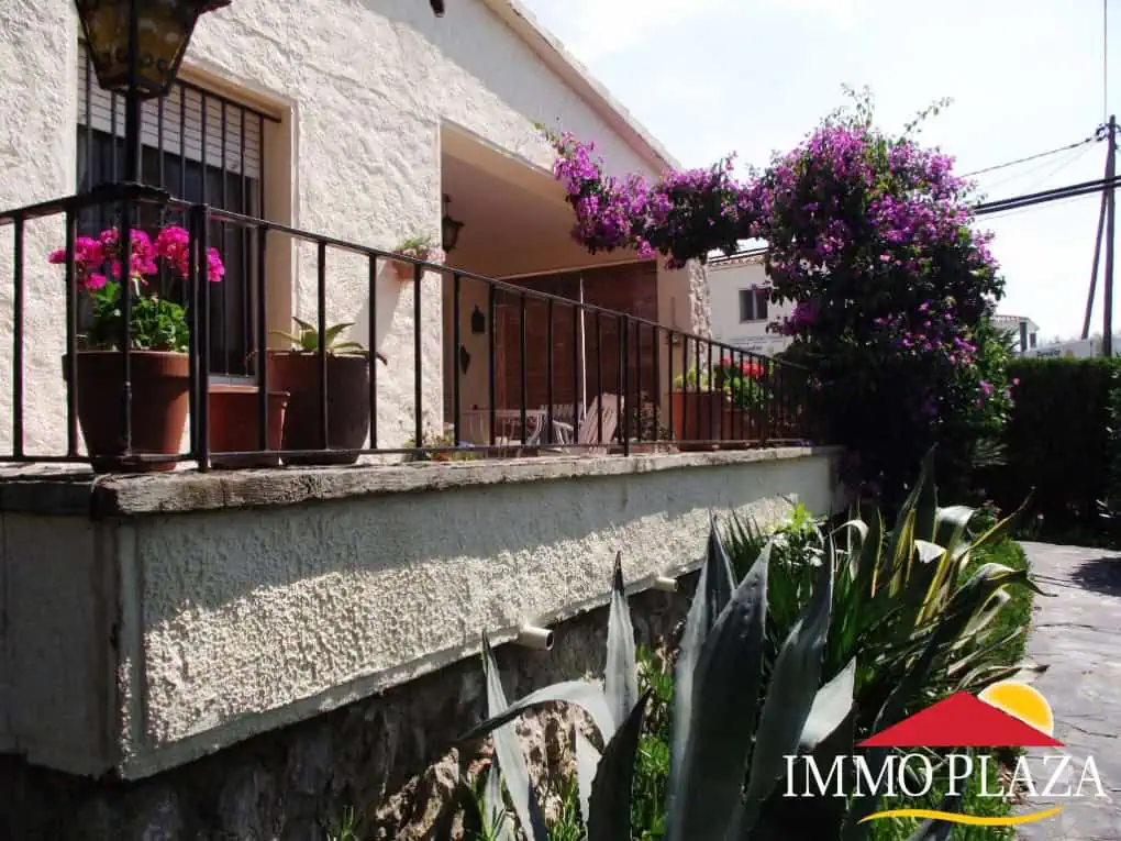 Single storey house on a plot of 350m2 with 2 bedrooms Mas Fumats – Roses – Costa Brava – photo 2