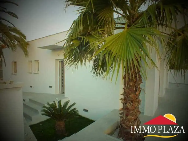 New construction: storey Villa with pool, near the city center of Empuriabrava – Catalonia – photo 6