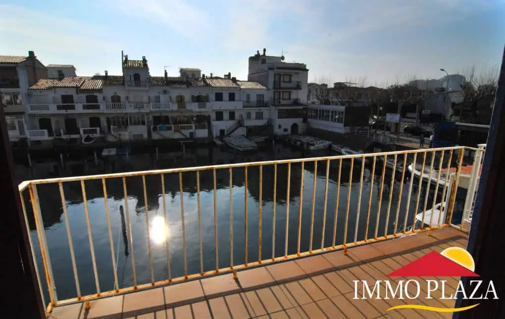 RESERVED: 2 Bedrooms apartment with views on the canal, 10 min. walk from the beach of Empuriabrava – Costa Brava – photo 6