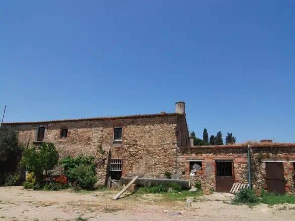 Masia Cal Fray: Farm situated in the Natural Park of Aiguamolls – Castello d’Emporda – Alt Emporda