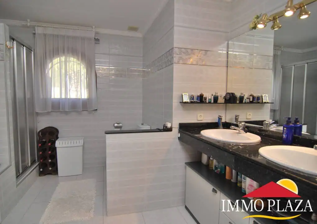 NICE VILLA 7 BEDROOMS, POOL, TENNIS, DOUBLE GARAGE, PLOT 2000M2 – PAU – COSTA BRAVA! – photo 23