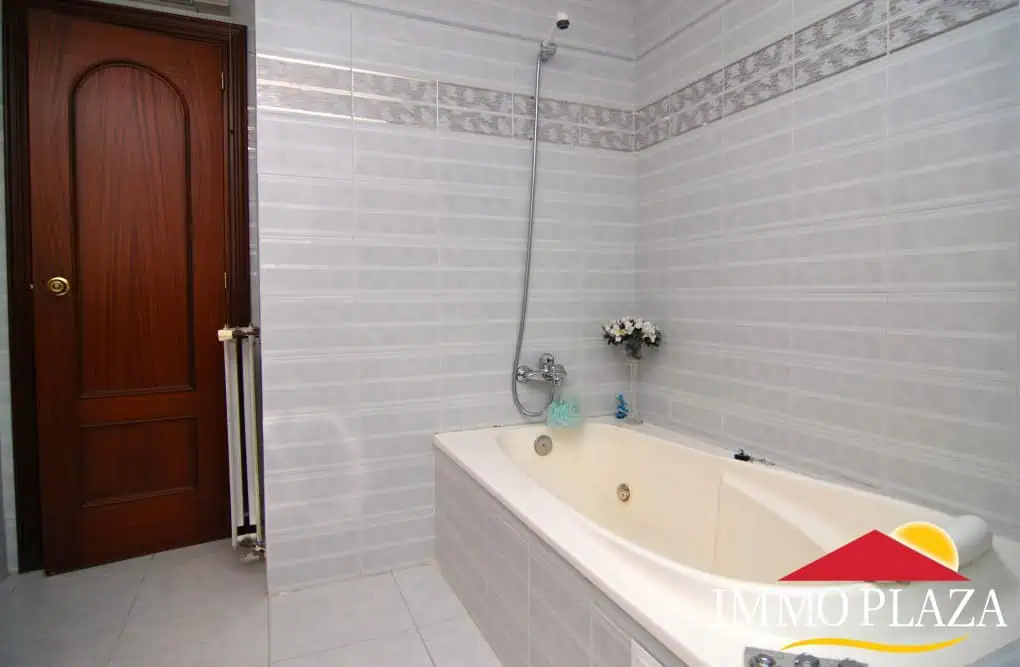 NICE VILLA 7 BEDROOMS, POOL, TENNIS, DOUBLE GARAGE, PLOT 2000M2 – PAU – COSTA BRAVA! – photo 29