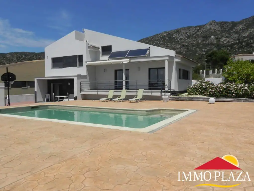 Detached Villa with 4 bedrooms, swimming pool, in a privileged area of Palau Saverdera – Costa Brava – photo 6