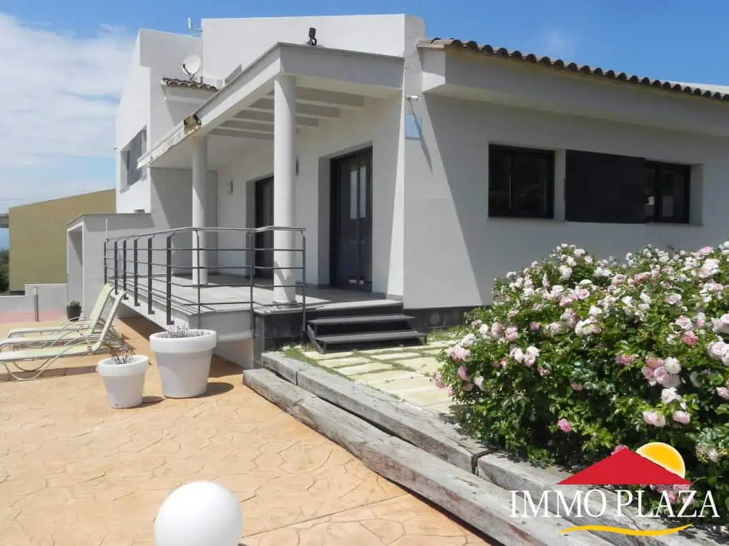 Detached Villa with 4 bedrooms, swimming pool, in a privileged area of Palau Saverdera – Costa Brava – photo 7