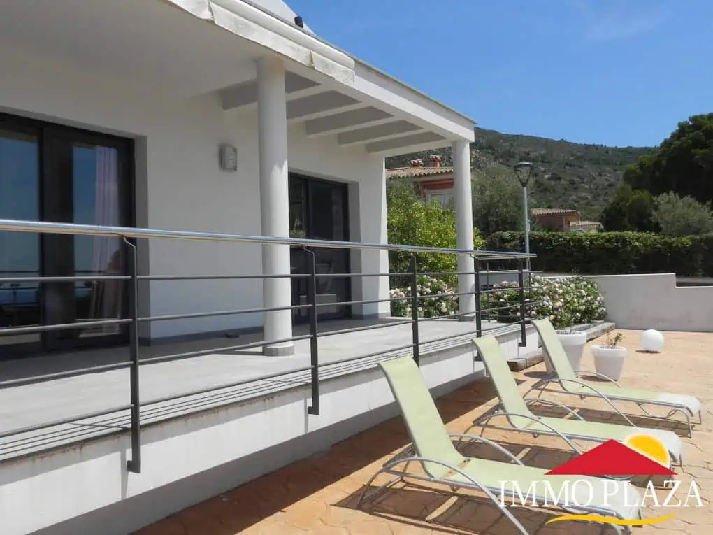 Detached Villa with 4 bedrooms, swimming pool, in a privileged area of Palau Saverdera – Costa Brava – photo 9