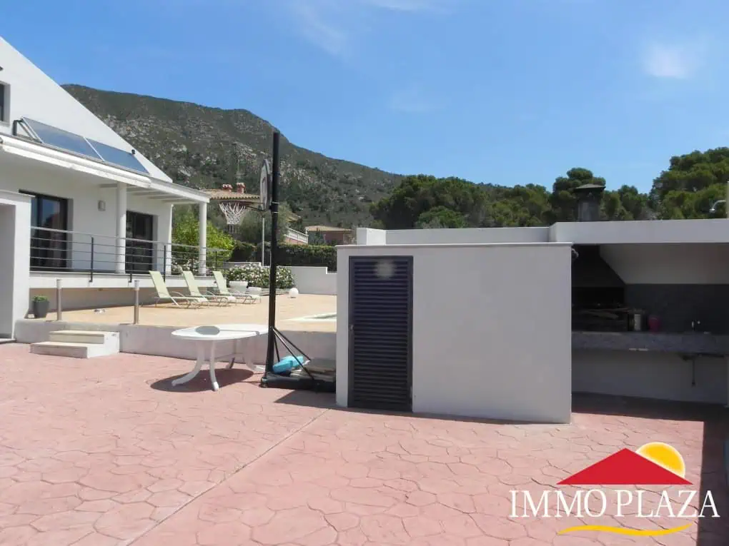 Detached Villa with 4 bedrooms, swimming pool, in a privileged area of Palau Saverdera – Costa Brava – photo 25