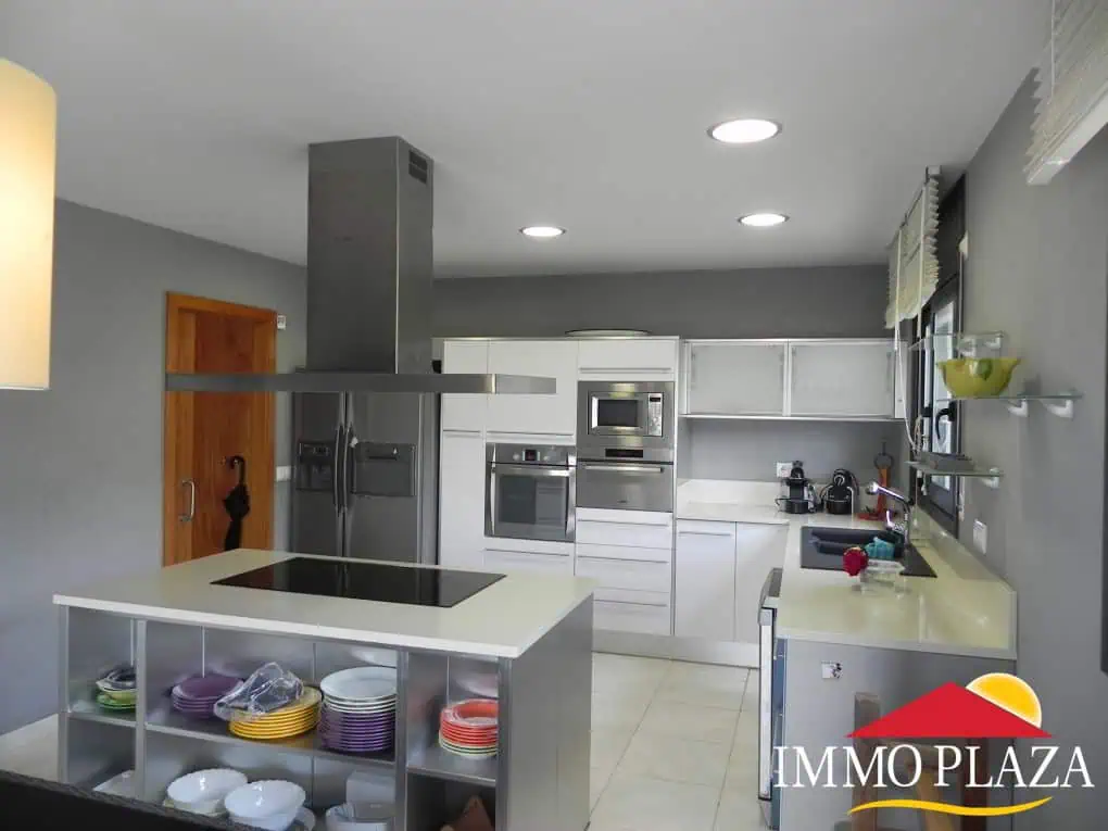 Detached Villa with 4 bedrooms, swimming pool, in a privileged area of Palau Saverdera – Costa Brava – photo 13