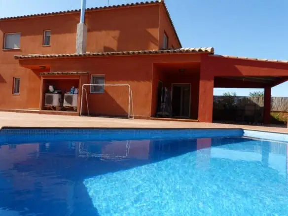 Beautiful villa with 3 bedrooms, swimming pool, 10km from the coast – Bay of Roses – Catalonia