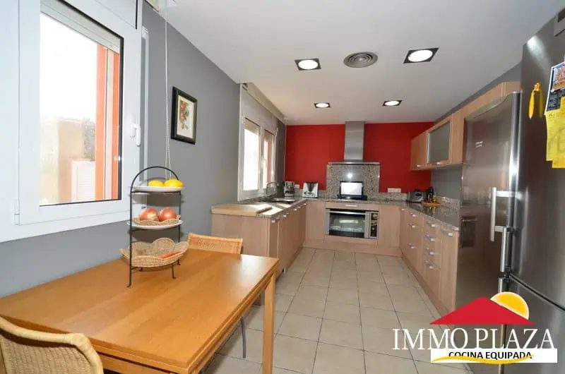 Beautiful villa with 3 bedrooms, swimming pool, 10km from the coast – Bay of Roses – Catalonia – photo 3